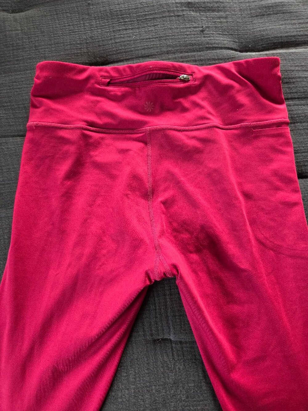 Athleta ladies run free 7/8 tight, bright pink, size small